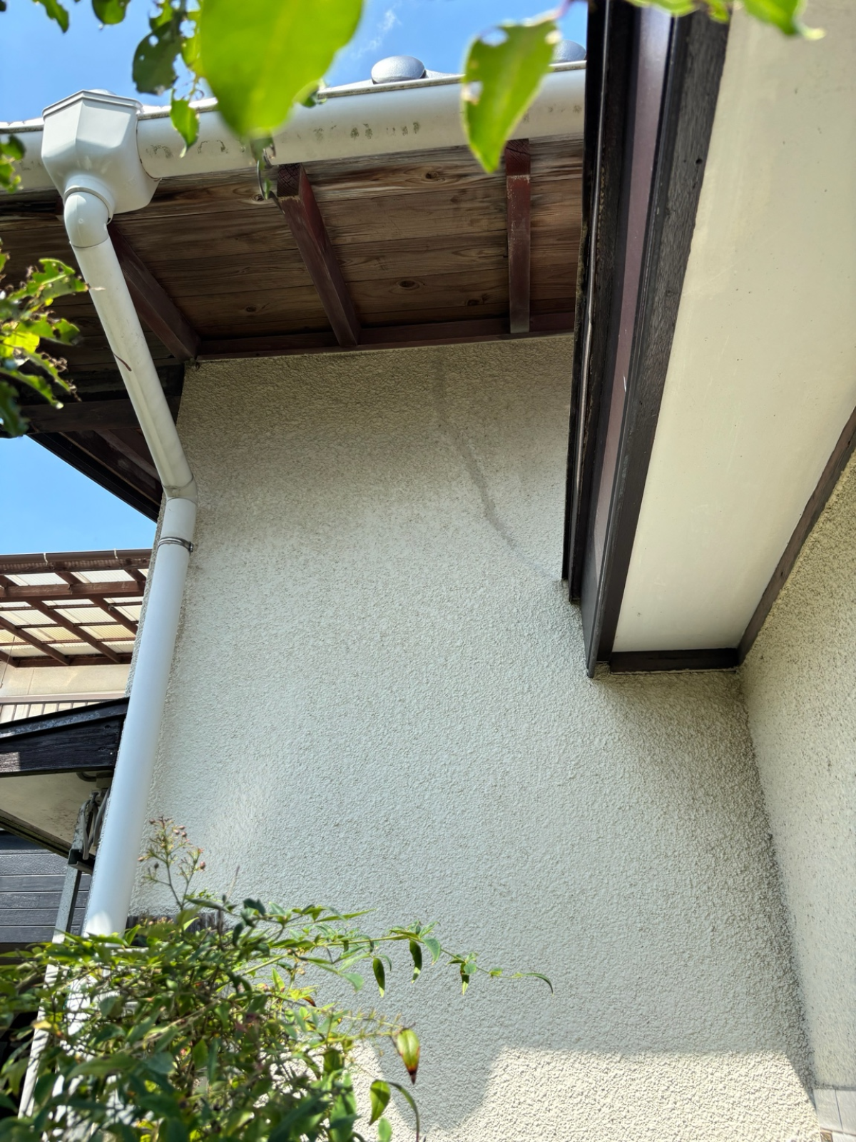換気扇の排気口を設ける前の住宅外壁